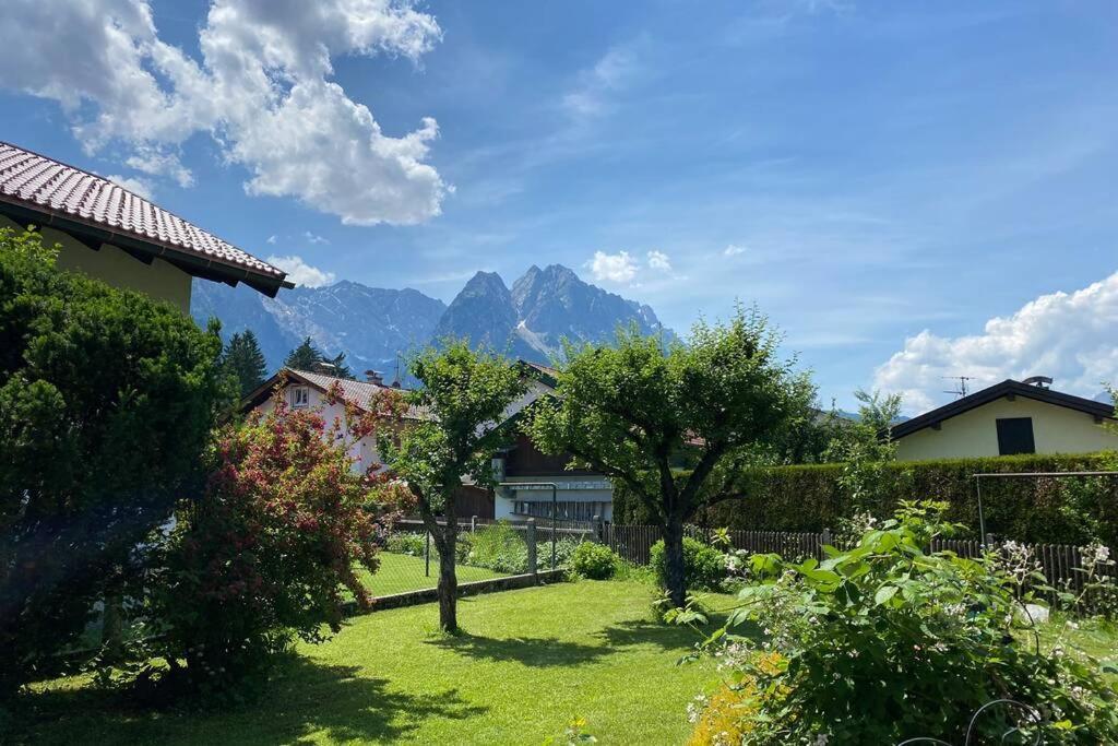 Haus Mit Wunderschoenem Ausblick Und Garten การ์มิช-พาร์เทนเคียร์เชน ภายนอก รูปภาพ