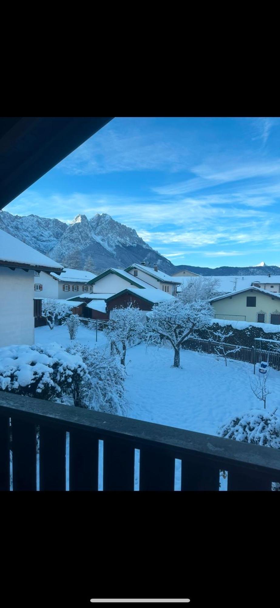 Haus Mit Wunderschoenem Ausblick Und Garten การ์มิช-พาร์เทนเคียร์เชน ภายนอก รูปภาพ